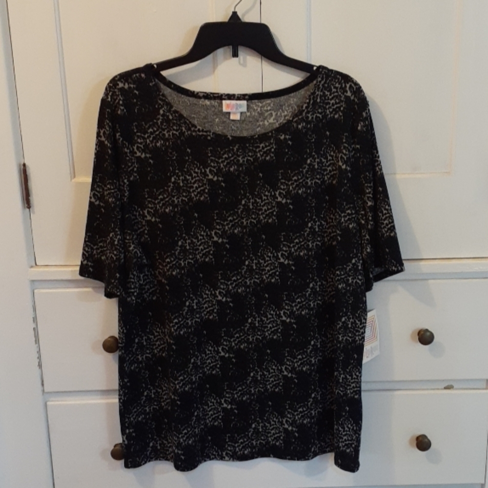 Lularoe gigi top